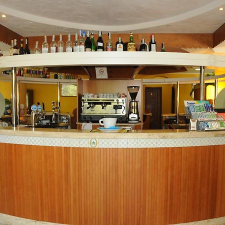 טרקינה Hotel La Quiete מראה חיצוני תמונה